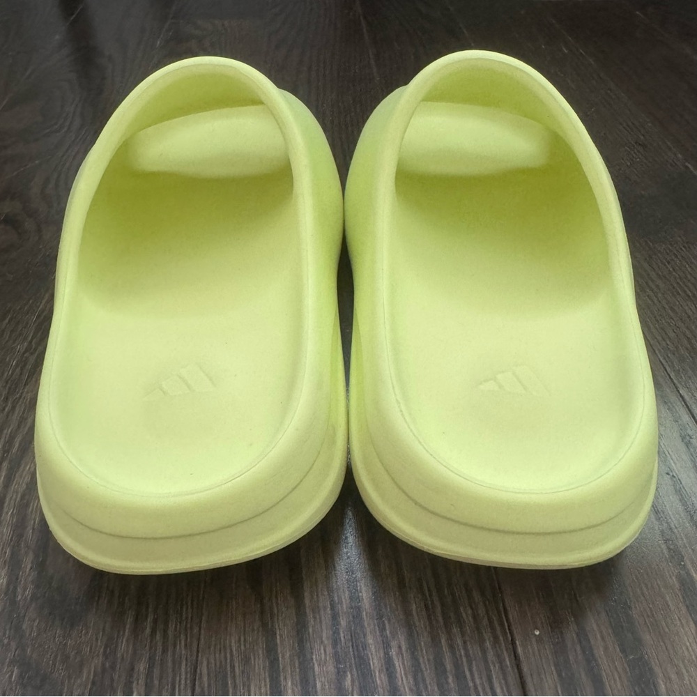 Yeezy Slides (Women) Glow Green Size US7 - Picture 6 of 7